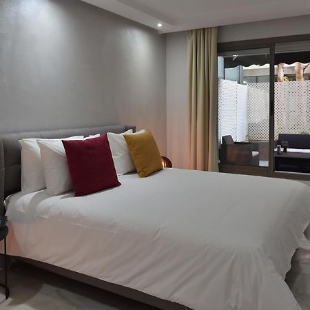 Le Yacht Suites Hotel Casablanca Exterior photo
