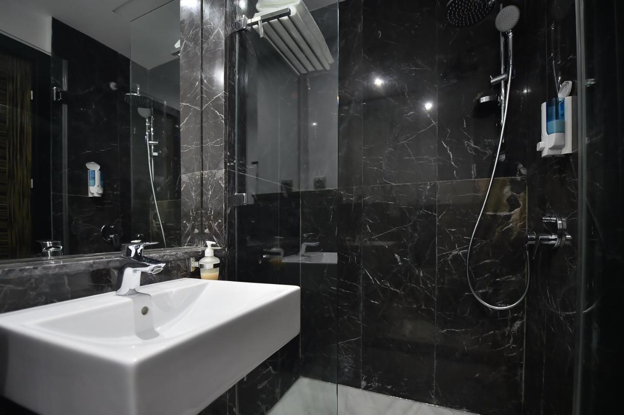 Le Yacht Suites Hotel Casablanca Exterior photo